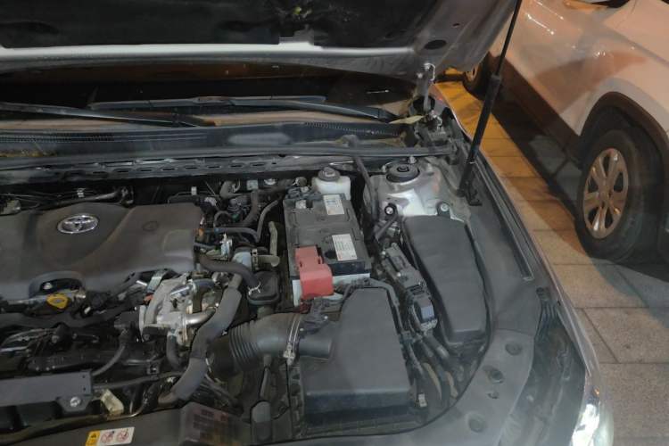 Used Toyota Avalon 2022 2.5L Luxury Edition Engine Bay Left