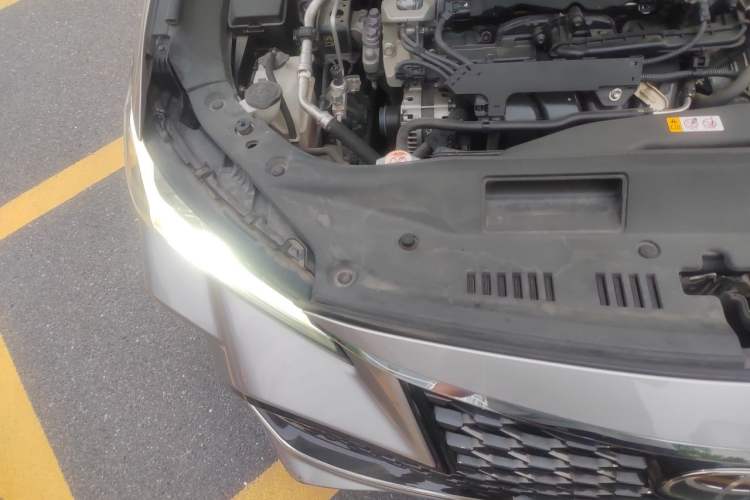 Used Toyota Avalon 2022 2.5L Luxury Edition Engine Bay Right