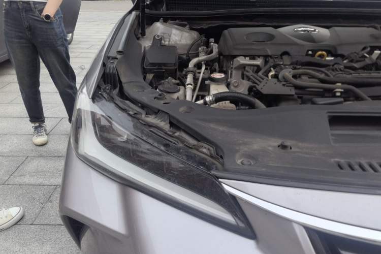 Used Toyota Avalon 2022 Dual-Engine 2.5L XLE Premium Edition Engine Bay Right