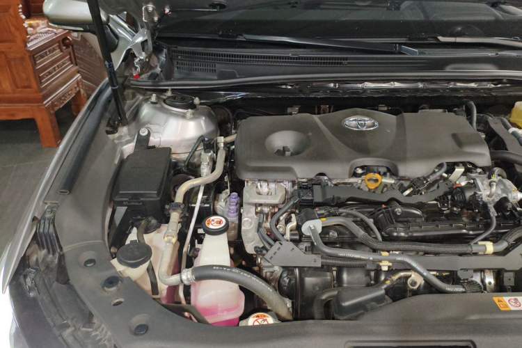 Used Toyota Avalon 2022 Dual-Engine 2.5L XLE Premium Edition Engine Bay Right