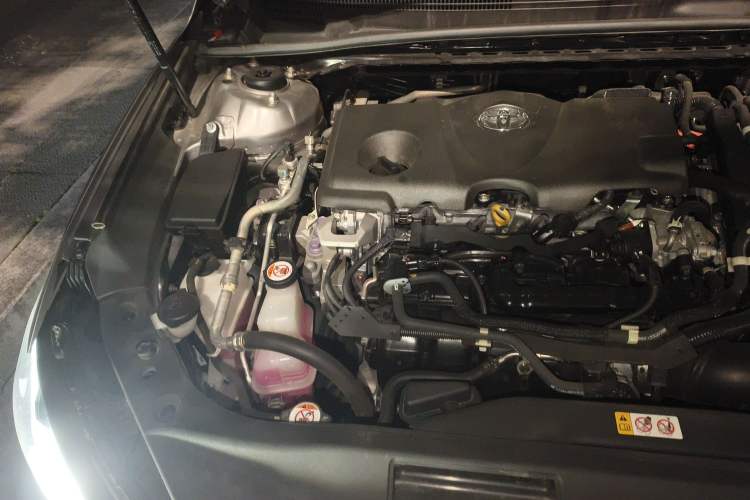 Used Toyota Avalon 2022 Dual-Engine 2.5L XLE Premium Edition Engine Bay Right