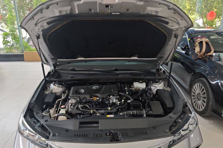 Used Toyota Avalon 2022 Dual-Engine 2.5L XLE Premium Edition Engine Bay