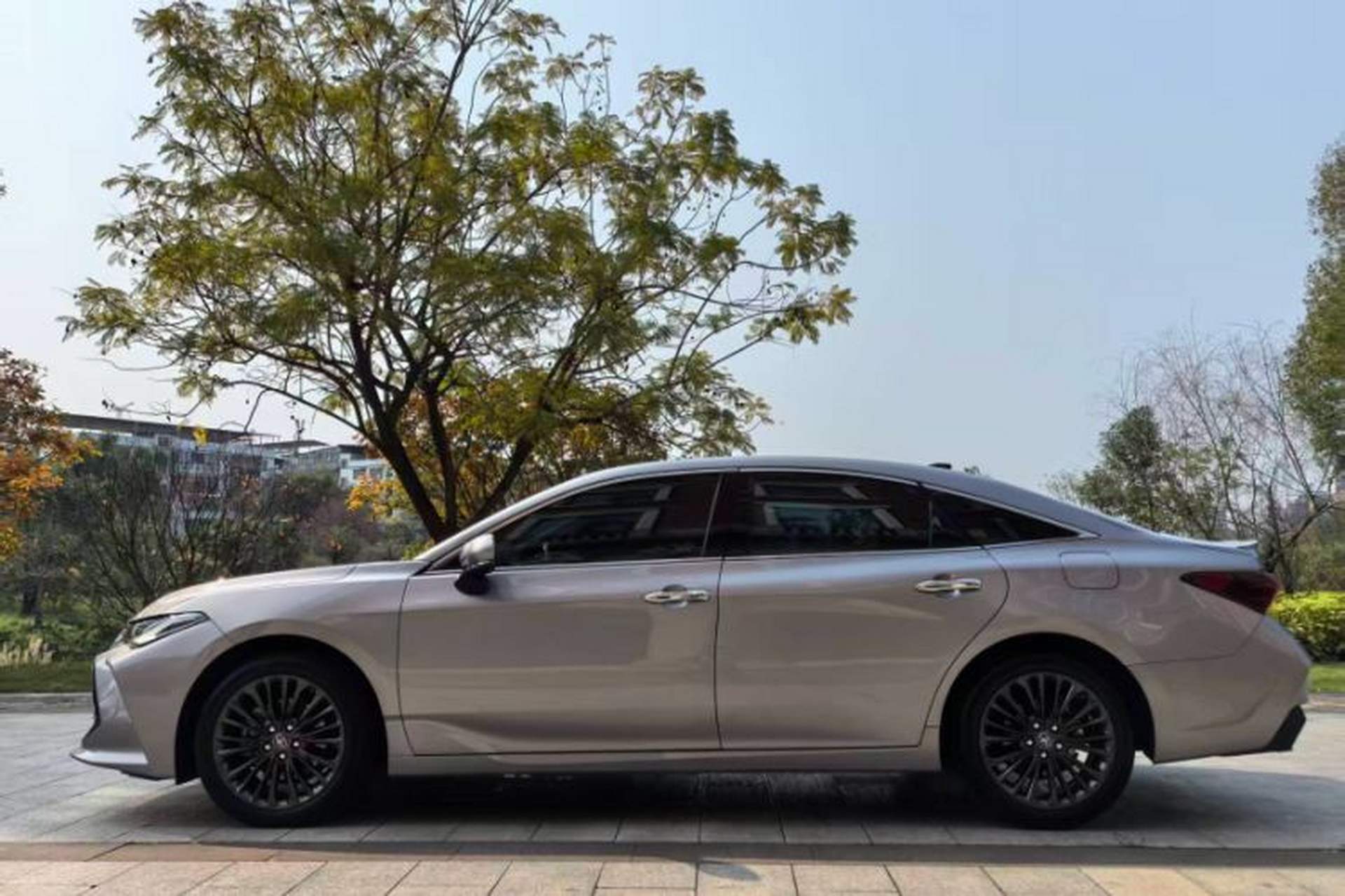 Used Toyota Avalon 2022 2.5L Touring Premium Edition Exterior 4