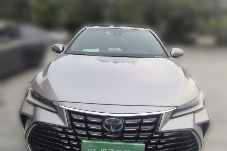 Used Toyota Avalon 2022 Dual-Engine 2.5L XLE Premium Edition Front
