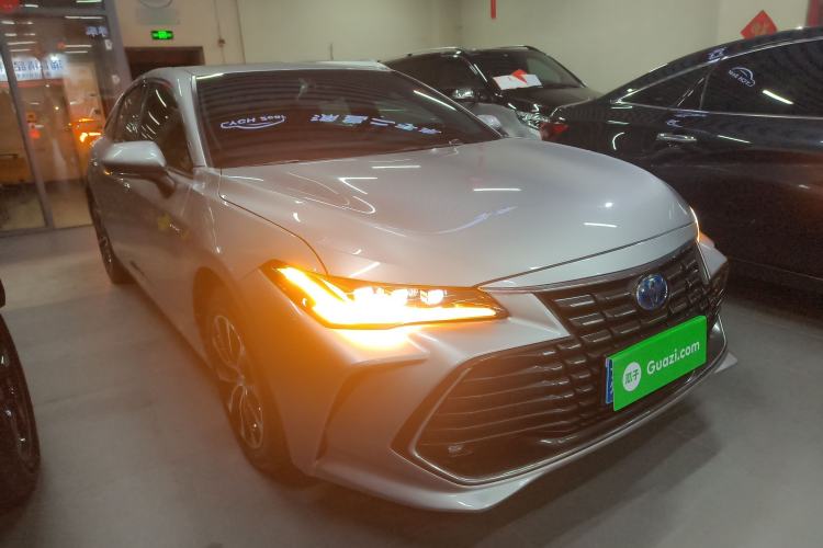 Used Toyota Avalon 2022 Dual-Engine 2.5L Luxury Edition Front Right 45 Deg