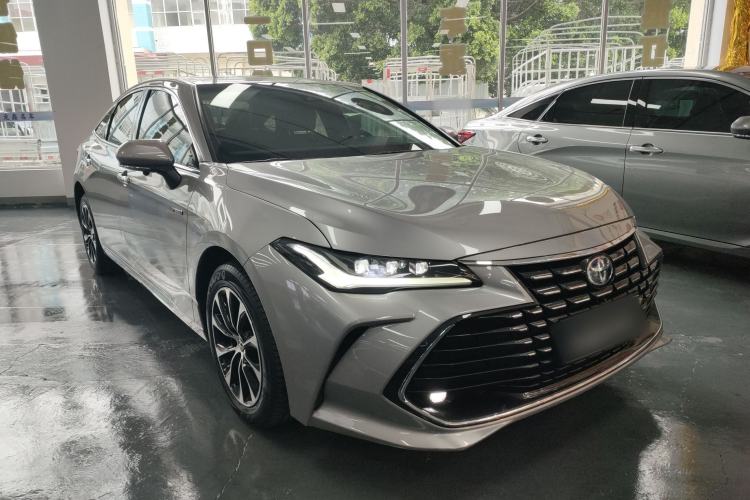 Used Toyota Avalon 2022 Dual-Engine 2.5L Luxury Edition Front Right 45 Deg