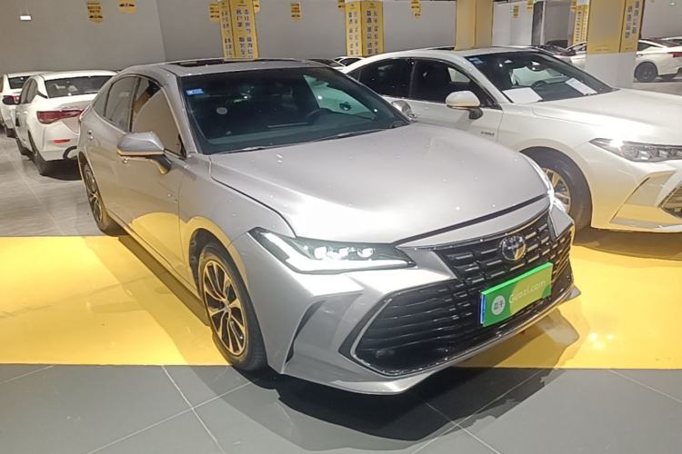 Used Toyota Avalon 2022 Dual-Engine 2.5L Luxury Edition Front Right 45 Deg