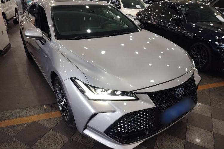 Used Toyota Avalon 2022 Dual-Engine 2.5L Luxury Edition Front Right 45 Deg