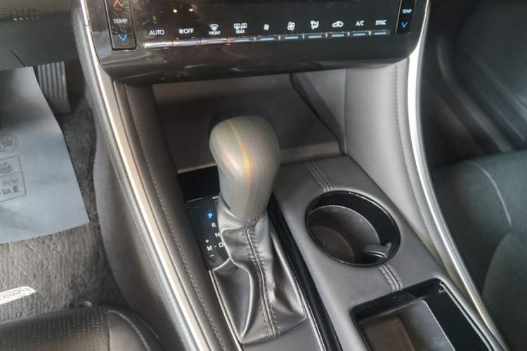 Used Toyota Avalon 2022 2.0L Luxury Edition Gear Lever