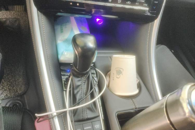 Used Toyota Avalon 2022 2.5L Luxury Edition Gear Lever