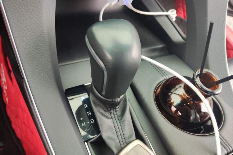 Used Toyota Avalon 2022 2.0L Luxury Edition Gear Lever