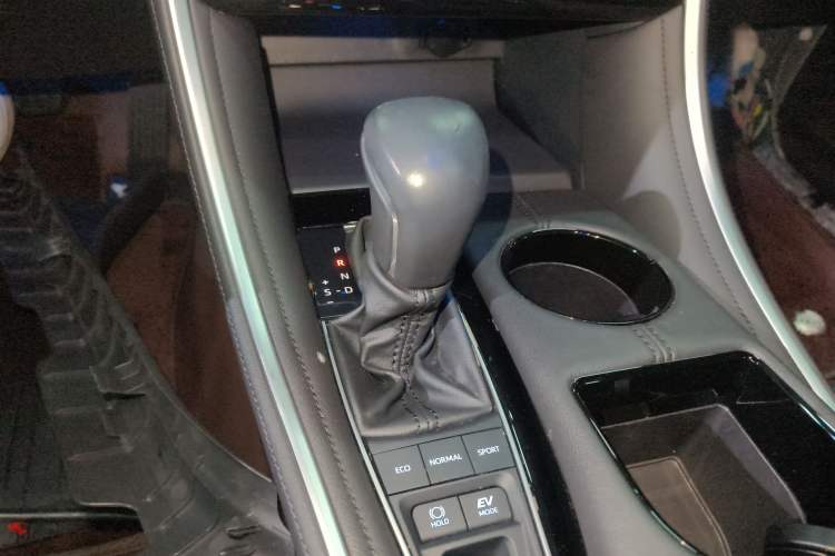 Used Toyota Avalon 2022 Dual-Engine 2.5L Luxury Edition Gear Lever