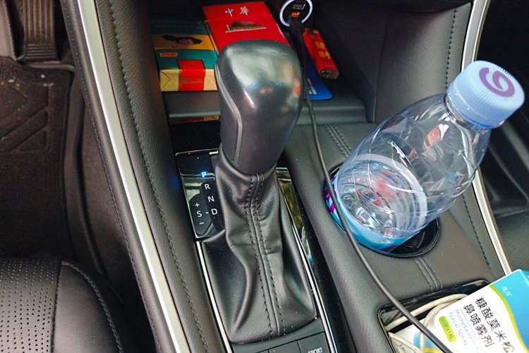 Used Toyota Avalon 2022 Dual-Engine 2.5L Luxury Edition Gear Lever