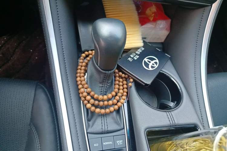 Used Toyota Avalon 2022 2.5L Luxury Edition Gear Lever