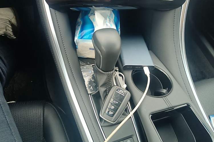 Used Toyota Avalon 2022 2.0L Luxury Edition Gear Lever