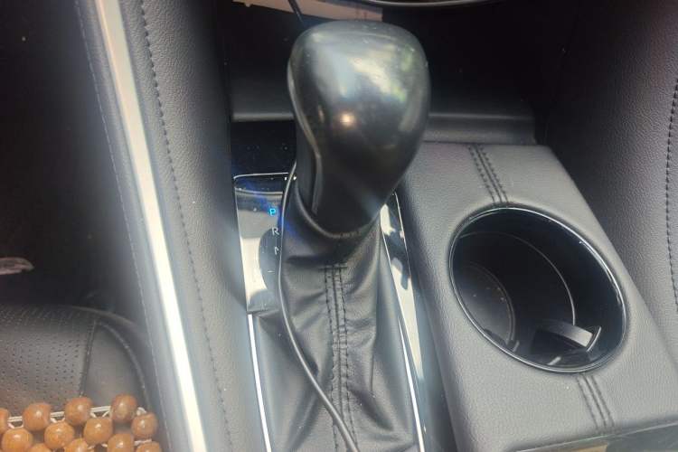 Used Toyota Avalon 2022 2.0L Luxury Edition Gear Lever