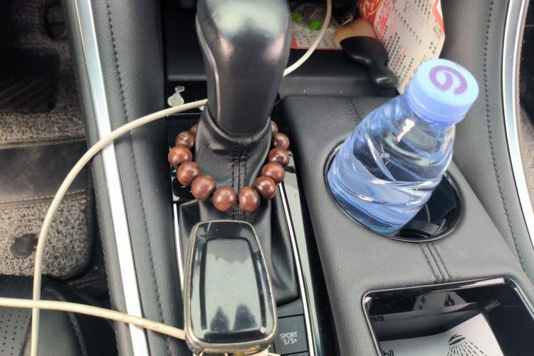 Used Toyota Avalon 2022 2.5L Luxury Edition Gear Lever