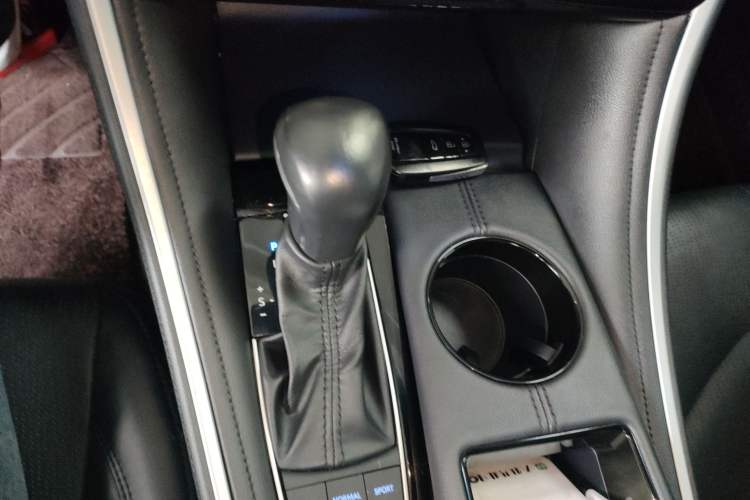 Used Toyota Avalon 2022 Dual-Engine 2.5L Luxury Edition Gear Lever