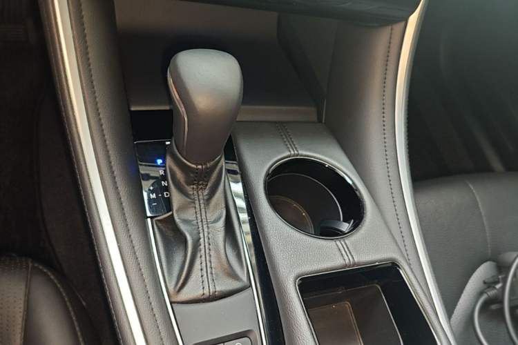 Used Toyota Avalon 2022 2.0L Luxury Edition Gear Lever