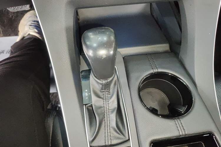 Used Toyota Avalon 2022 2.5L Ambition Edition Gear Lever