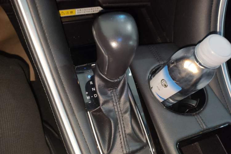 Used Toyota Avalon 2022 2.0L Luxury Edition Gear Lever