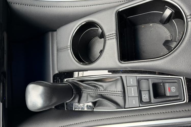 Used Toyota Avalon 2022 Dual-Engine 2.5L Luxury Edition Gear Lever