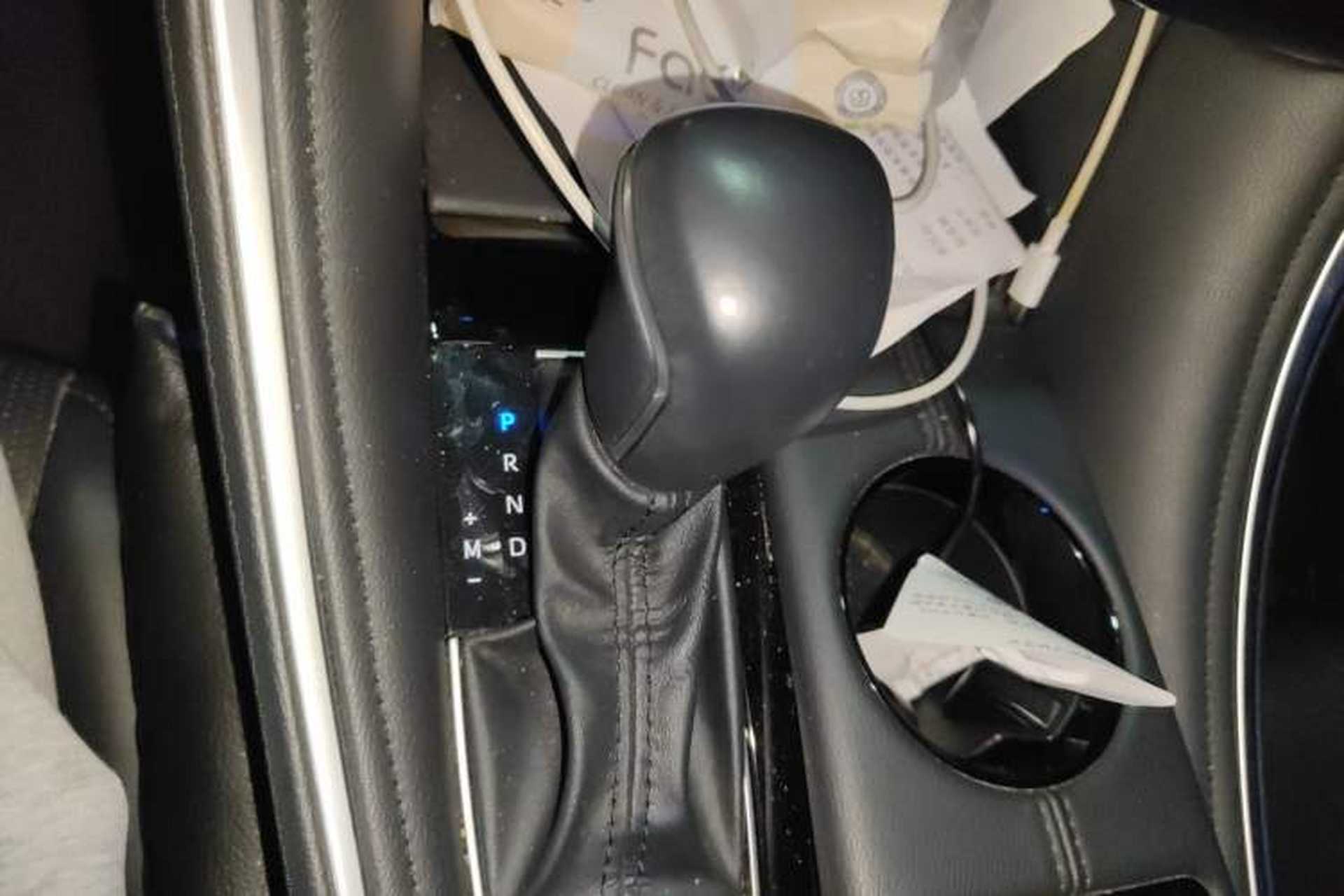 Used Toyota Avalon 2022 2.0L Luxury Edition Gear Lever