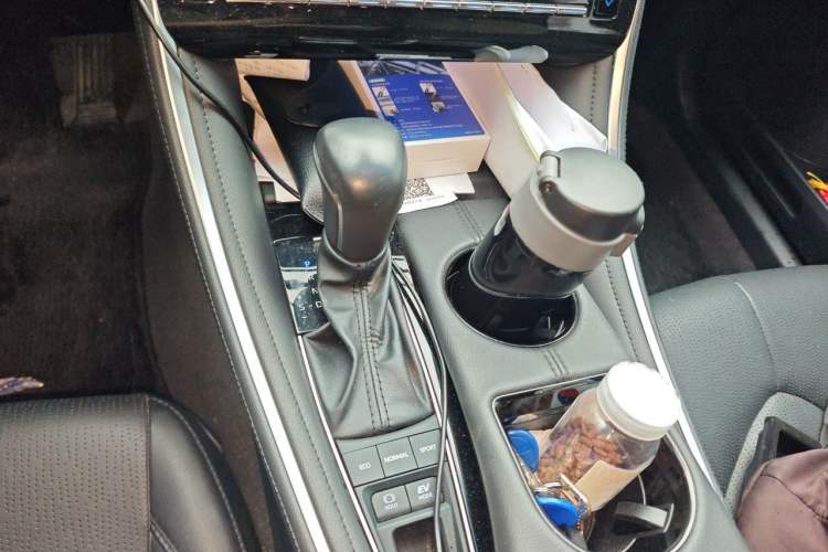 Used Toyota Avalon 2022 Dual-Engine 2.5L Luxury Edition Gear Lever