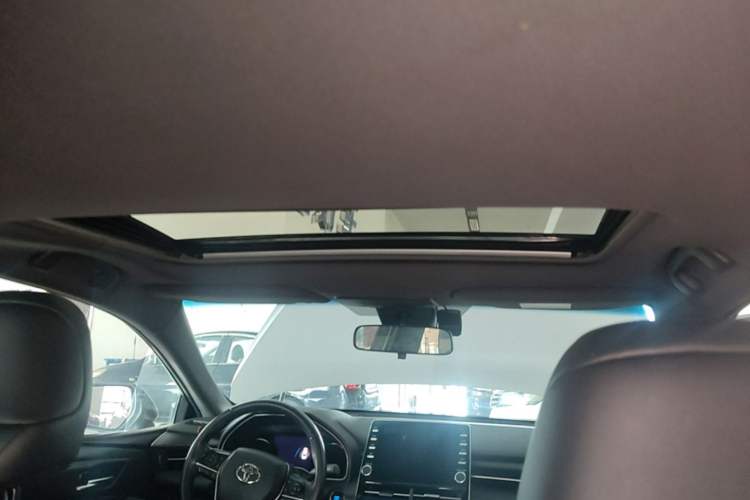 Used Toyota Avalon 2022 2.0L XLE Premium Edition Headliner