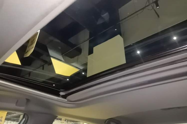 Used Toyota Avalon 2022 Dual-Engine 2.5L Luxury Edition Headliner