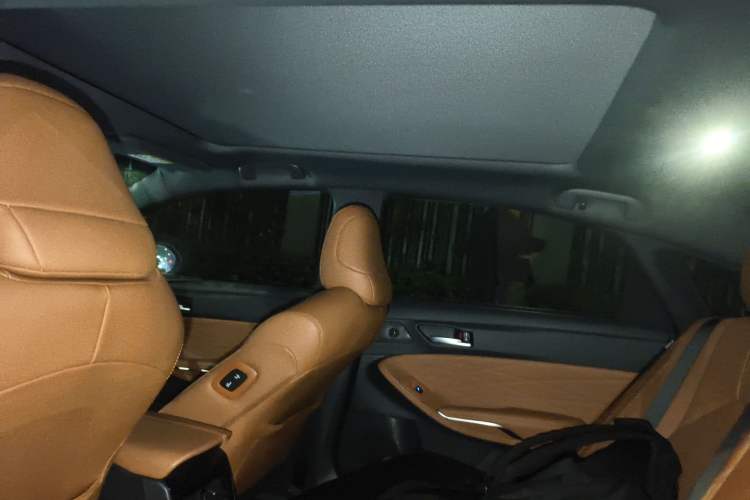 Used Toyota Avalon 2022 Dual-Engine 2.5L XLE Premium Edition Headliner