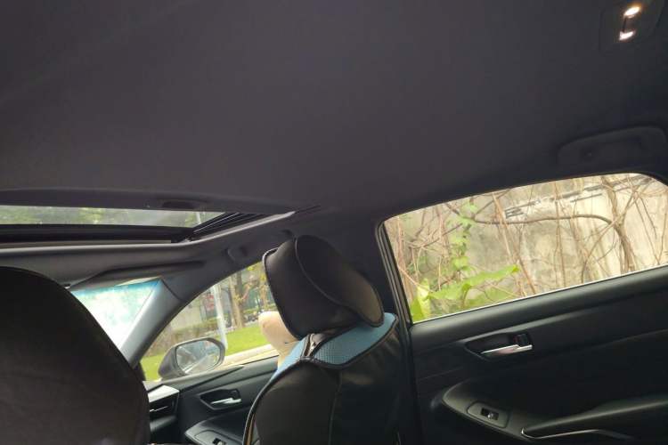Used Toyota Avalon 2022 Dual-Engine 2.5L Luxury Edition Headliner
