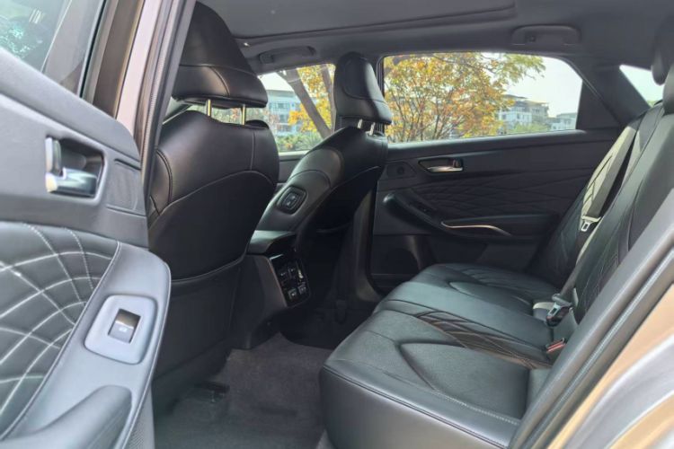 Used Toyota Avalon 2022 2.5L Touring Premium Edition Interior 10