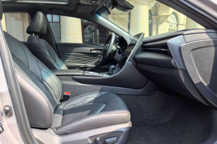 Used Toyota Avalon 2022 2.5L Touring Premium Edition Interior 11