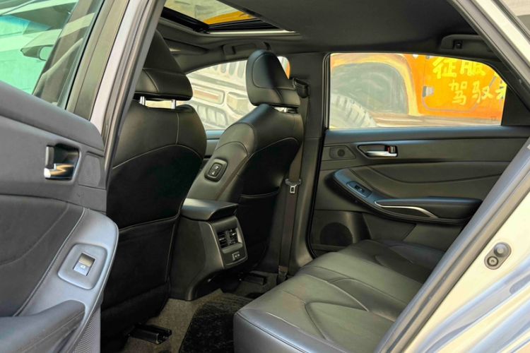 Used Toyota Avalon 2022 2.0L Luxury Edition Interior 2