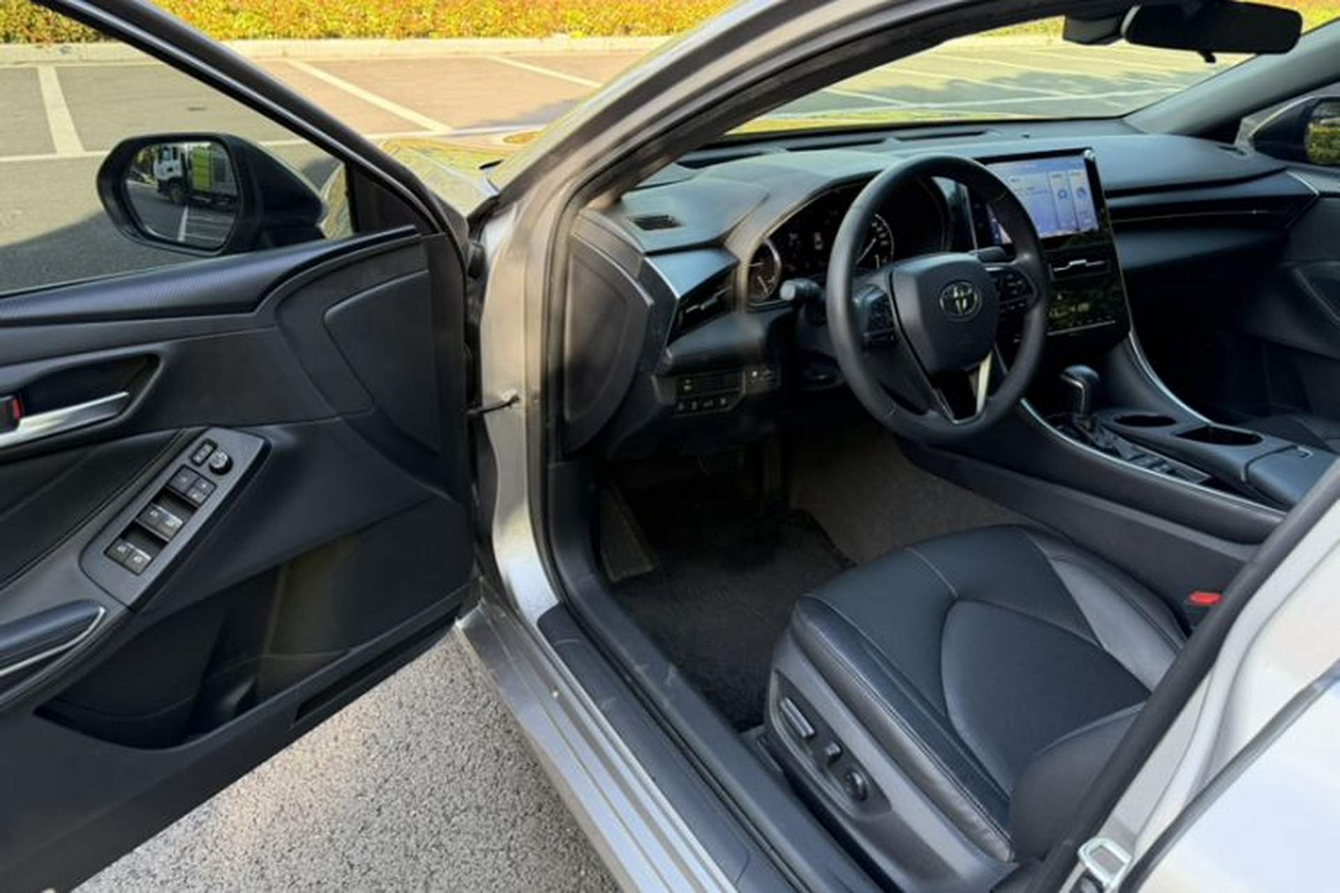 Used Toyota Avalon 2022 Dual-Engine 2.5L Luxury Edition Interior 2