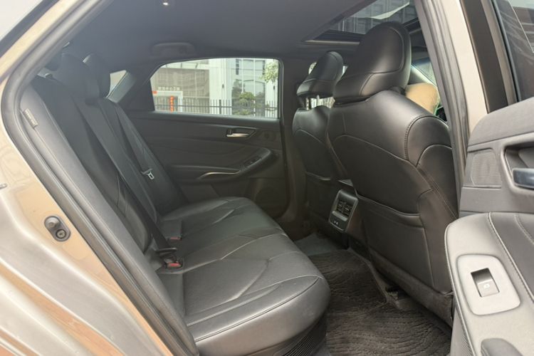 Used Toyota Avalon 2022 Dual-Engine 2.5L Luxury Edition Interior 2