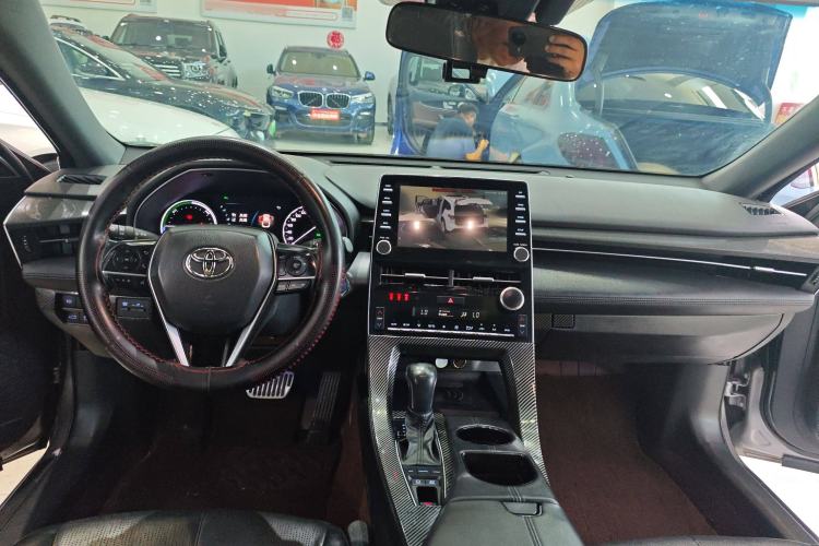Used Toyota Avalon 2022 Dual-Engine 2.5L XLE Premium Edition Interior 2