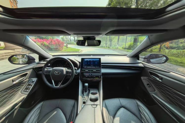 Used Toyota Avalon 2022 2.5L Touring Premium Edition Interior 3