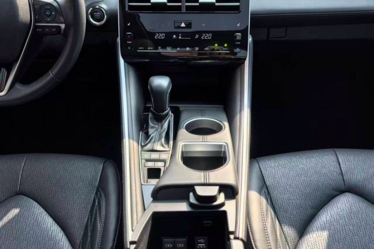 Used Toyota Avalon 2022 2.5L Touring Premium Edition Interior 6