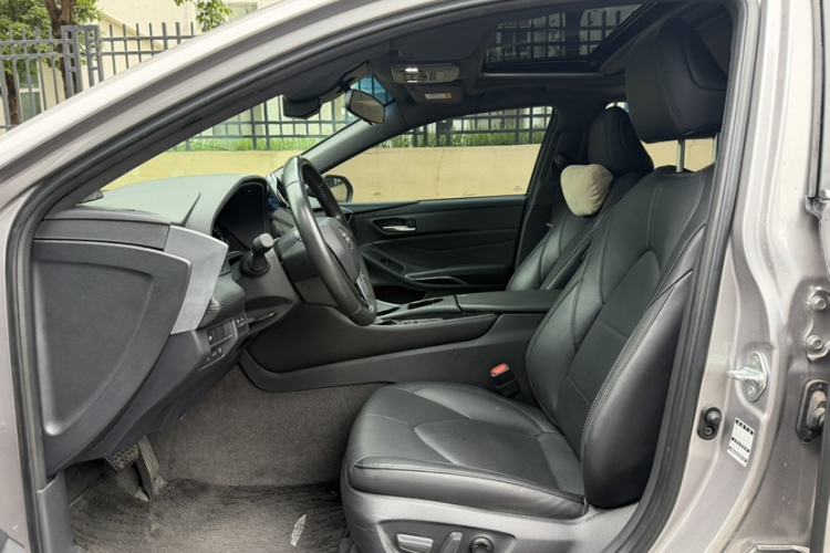 Used Toyota Avalon 2022 Dual-Engine 2.5L Luxury Edition Interior 7