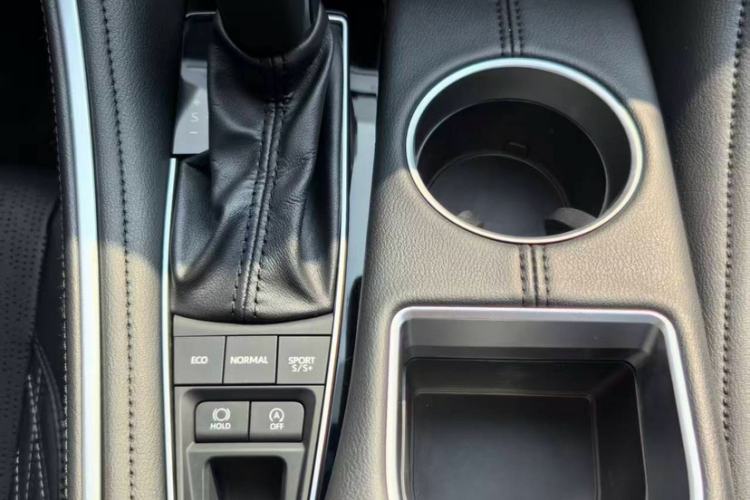 Used Toyota Avalon 2022 2.5L Touring Premium Edition Interior 8