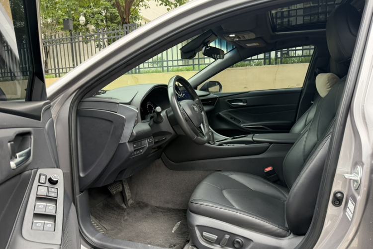 Used Toyota Avalon 2022 Dual-Engine 2.5L Luxury Edition Interior 8