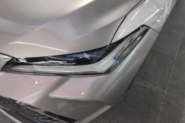 Used Toyota Avalon 2022 2.5L Luxury Edition Left Front Headlight