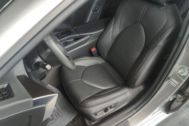 Used Toyota Avalon 2022 2.0L Luxury Edition Left Front Seat