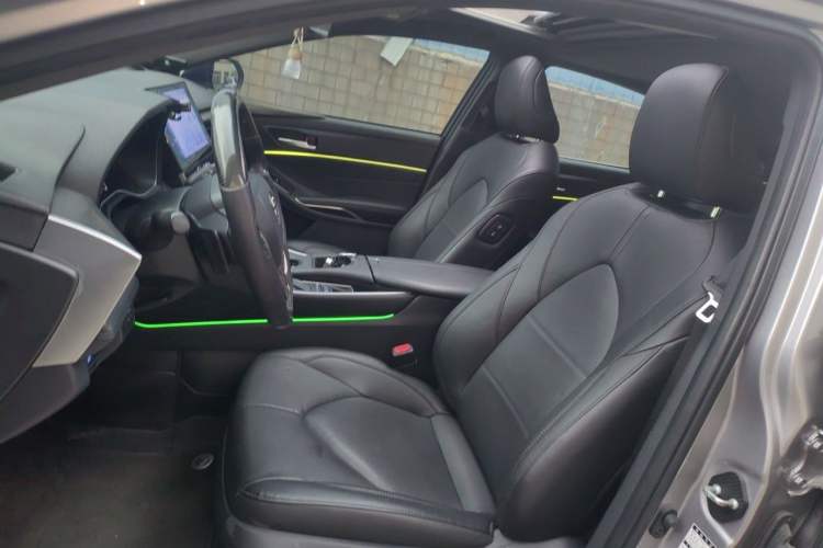 Used Toyota Avalon 2022 2.5L Luxury Edition Left Front Seat