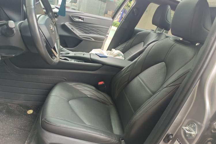 Used Toyota Avalon 2022 Dual-Engine 2.5L XLE Premium Edition Left Front Seat