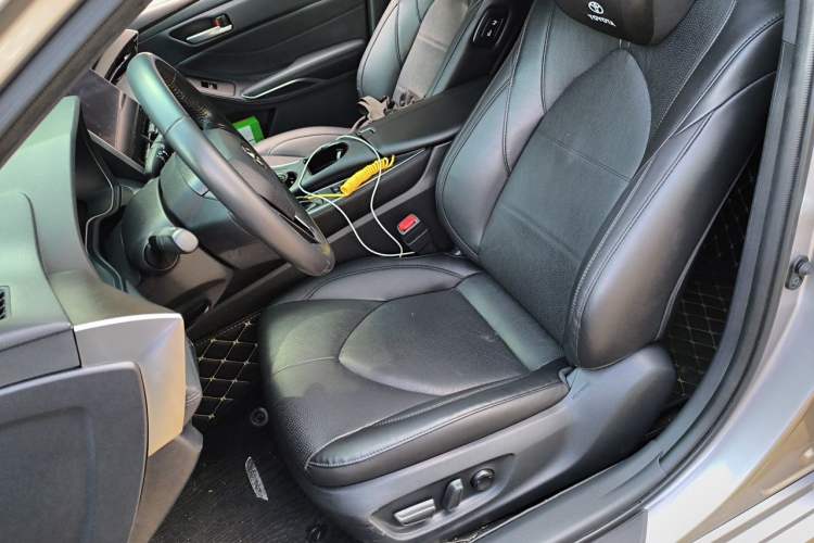 Used Toyota Avalon 2022 2.0L XLE Premium Edition Left Front Seat