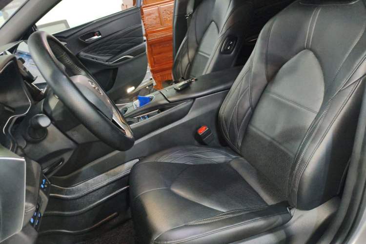 Used Toyota Avalon 2022 Dual-Engine 2.5L XLE Premium Edition Left Front Seat