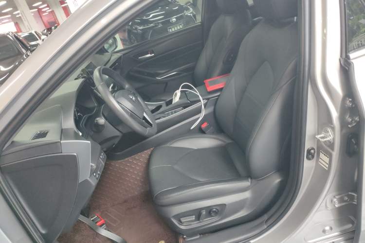 Used Toyota Avalon 2022 Dual-Engine 2.5L Luxury Edition Left Front Seat